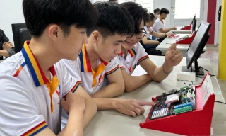 Bỏ quy định điểm sàn 8 điểm môn Toán với ngành vi mạch bán dẫn